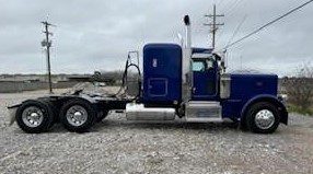 2021 PETERBILT 389