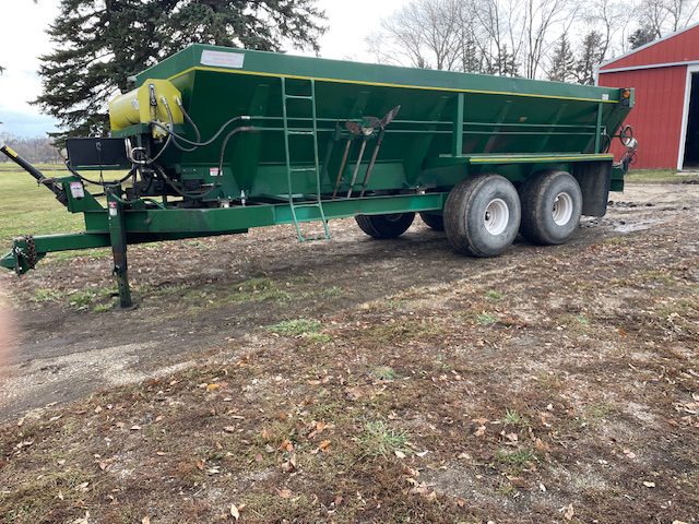 2015 Chandler 22clt litter spreader