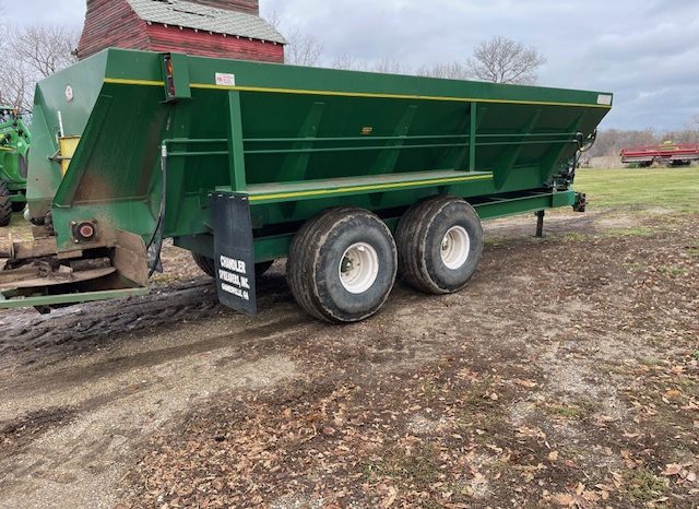 2015 Chandler 22clt litter spreader full