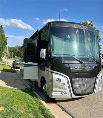 2022 WINNEBAGO ADVENTURER 35F