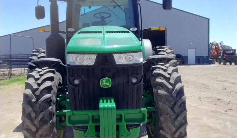 2011 John Deere 8235R full