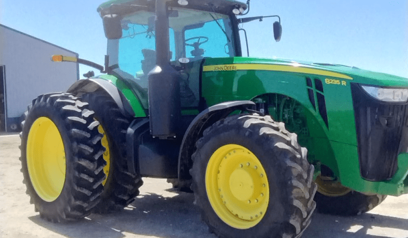 2011 John Deere 8235R full