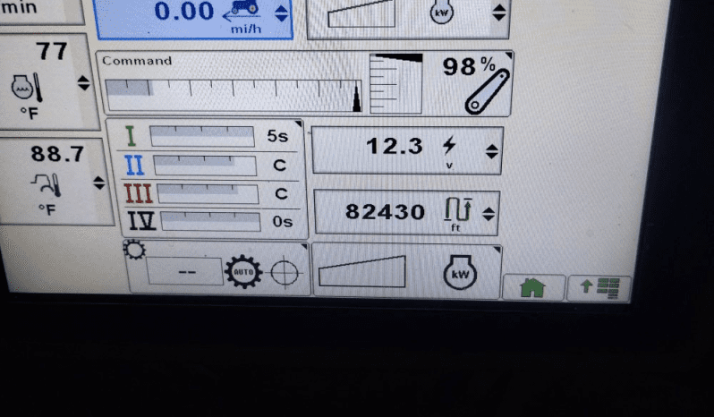 2011 John Deere 8235R full