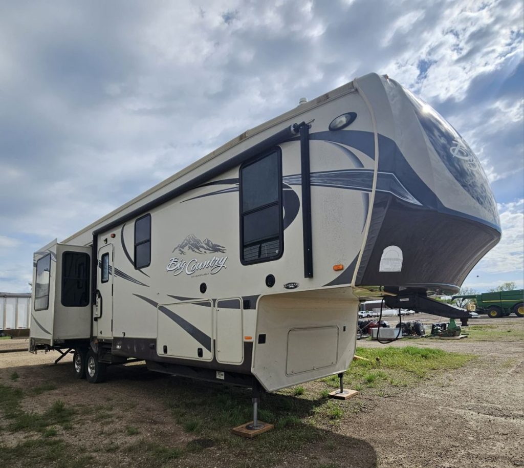 2012 HEARTLAND BIG COUNTRY 3690SL