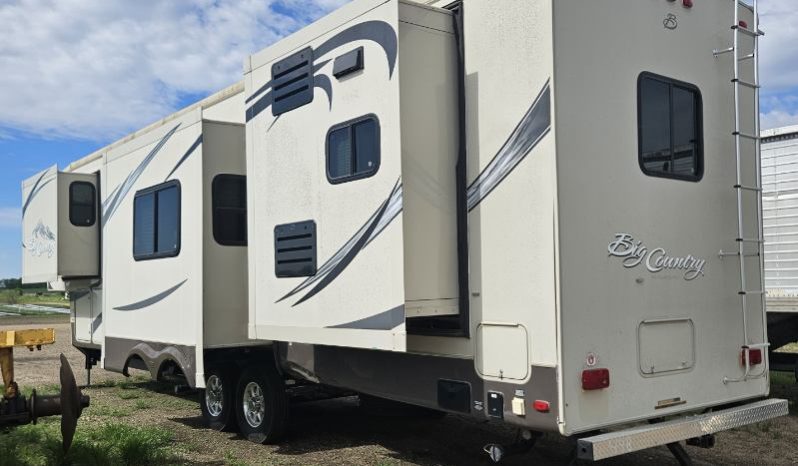 2012 HEARTLAND BIG COUNTRY 3690SL full