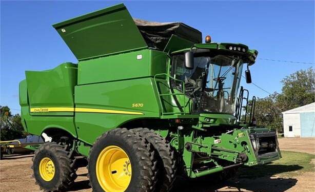 2015 JOHN DEERE S670