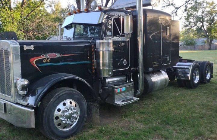 2001 Peterbilt 379 flattop full