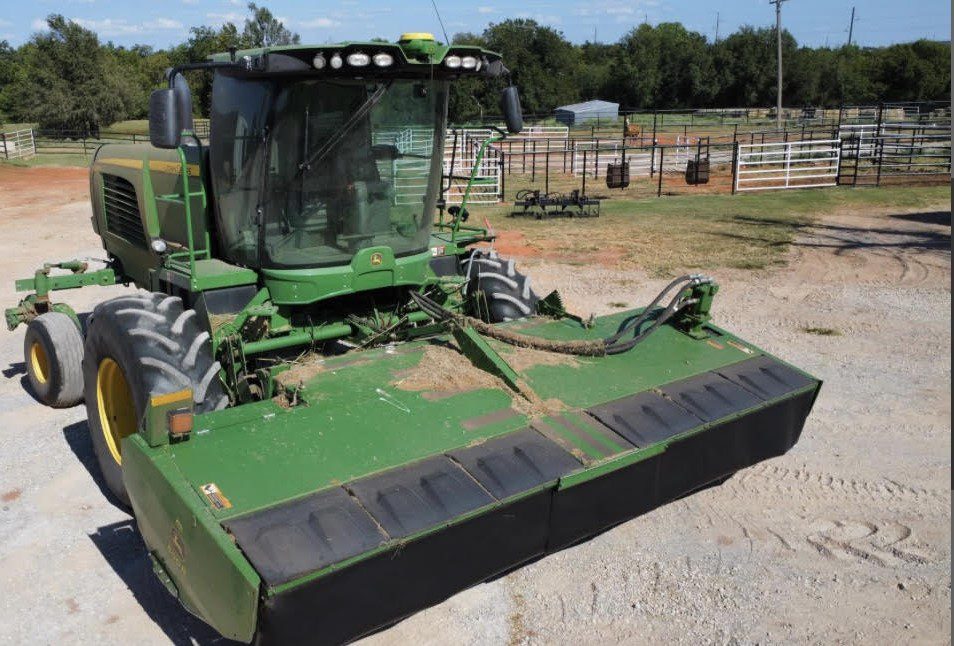 2021 John Deere W235R WINDROWER W/R500 HEADER