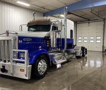 2017 KENWORTH W900L