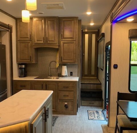 2019 Forest River Vengeance Touring Edition 381L12-6 full