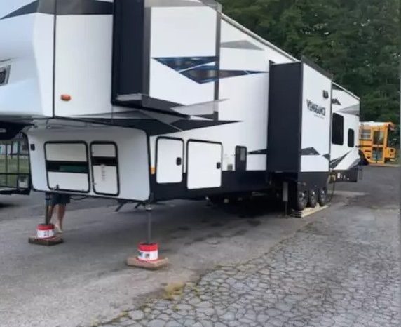 2019 Forest River Vengeance Touring Edition 381L12-6 full