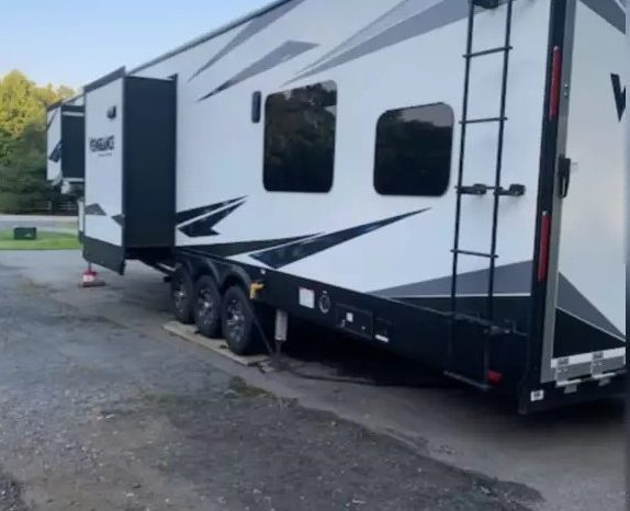 2019 Forest River Vengeance Touring Edition 381L12-6 full