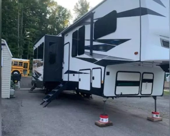 2019 Forest River Vengeance Touring Edition 381L12-6 full