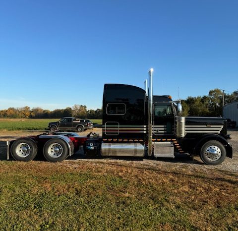 2015 Peterbilt 389 ” Caterpillar Engine” “True Glider” full