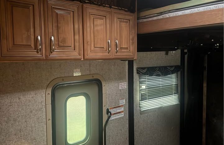 2018 Thor Motor Coach 37 BG full