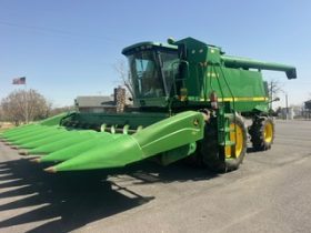 1998 John Deere 9610 combine