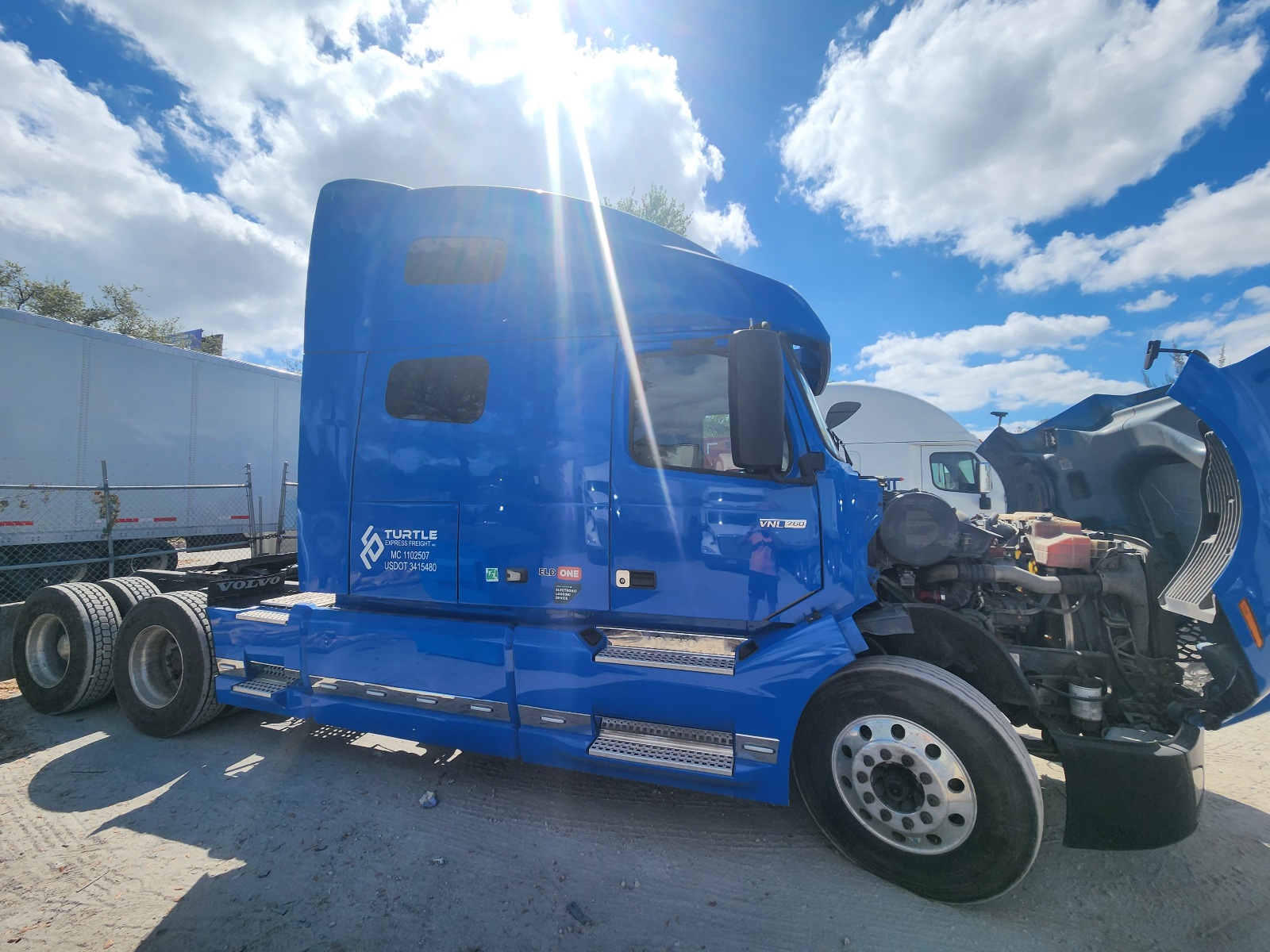 2019 Volvo VNL64T760