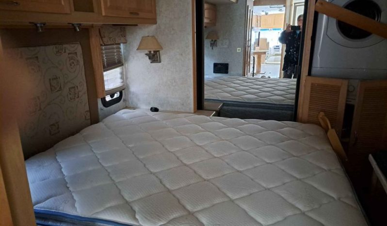 2004 Winnebago Itasca full