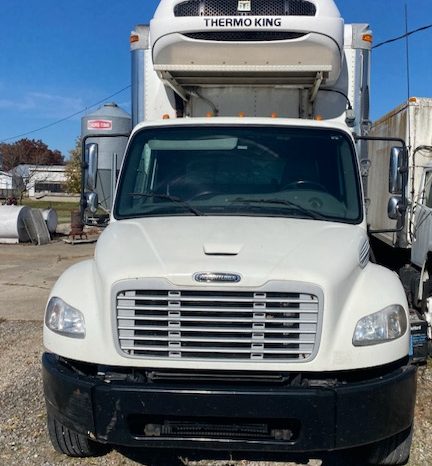 2017 Freightliner  26′ Refrigerated Bed full