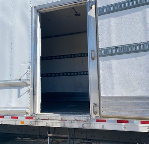 2017 Freightliner  26′ Refrigerated Bed full