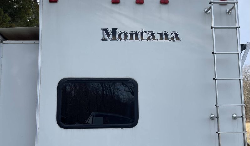 2011 Montana Mountaineer 38’ full