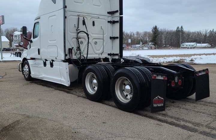 2019 Freightliner Cascadia 126 full