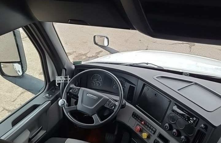 2019 Freightliner Cascadia 126 full