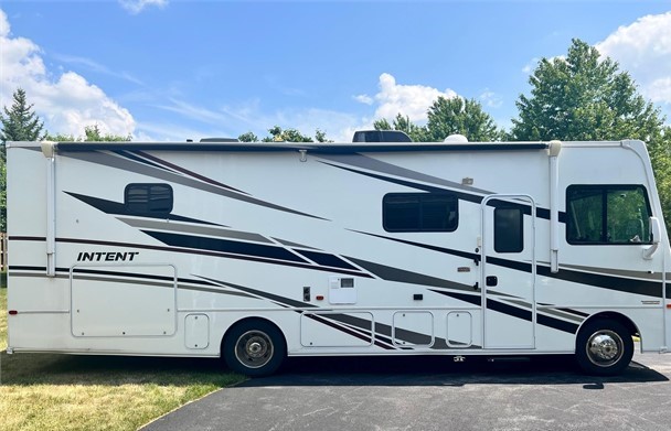 2019 WINNEBAGO INTENT 30R