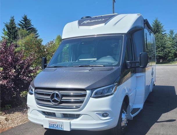 2021 REGENCY RV ULTRA BROUGHAM MB full