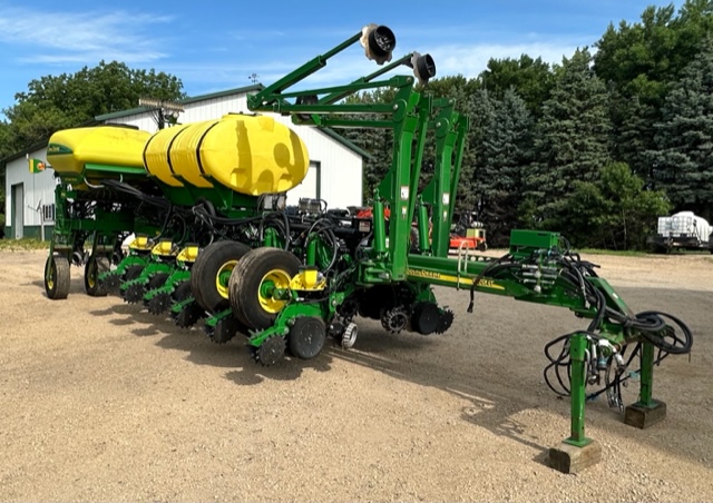 2011 John Deere 1770NT 16 row 30