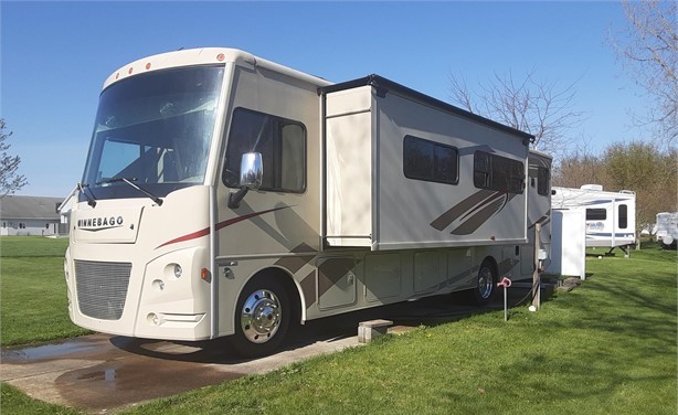 2017 WINNEBAGO VISTA LX 35F