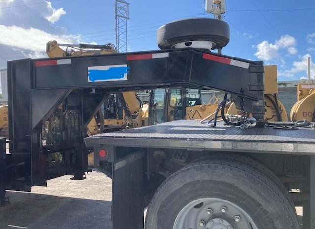 2007 Mitsubishi FM 330 with, 2022 Hooper Equipment Trailer, 22.5 Ton, Gooseneck and 2006 PJ Dump Hurricane Clean Up Trailer, 10 Ton, Gooseneck. full