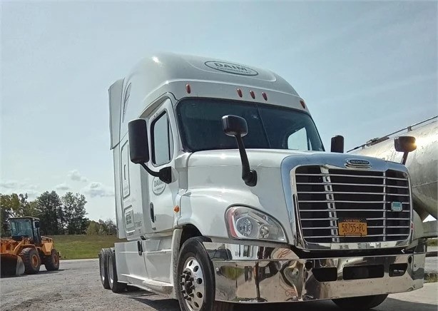 2017 FREIGHTLINER CASCADIA 125