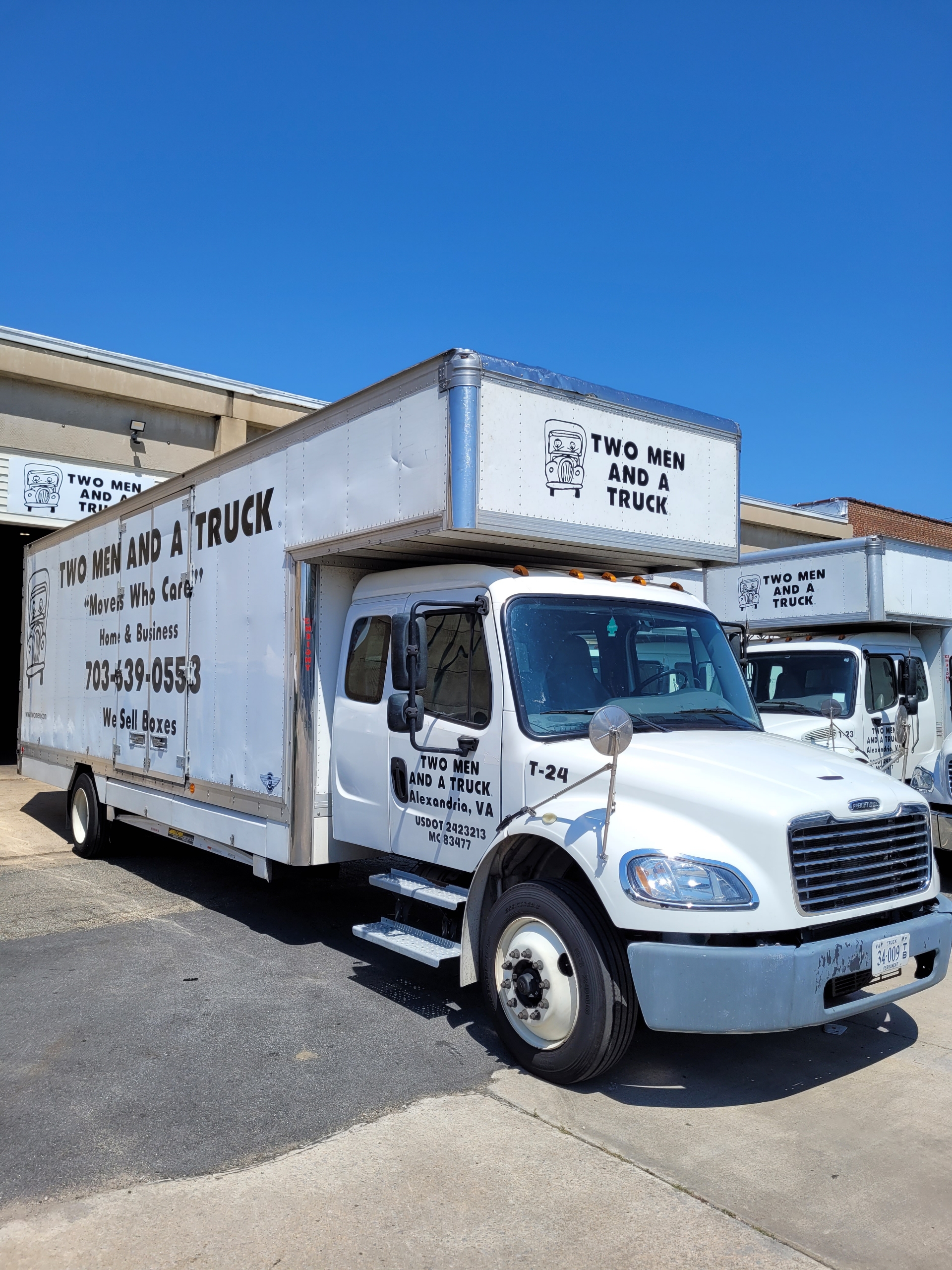 2019 Freightliner Business Class M2-106