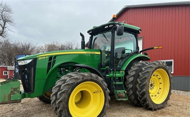 2009 JOHN DEERE 8235R