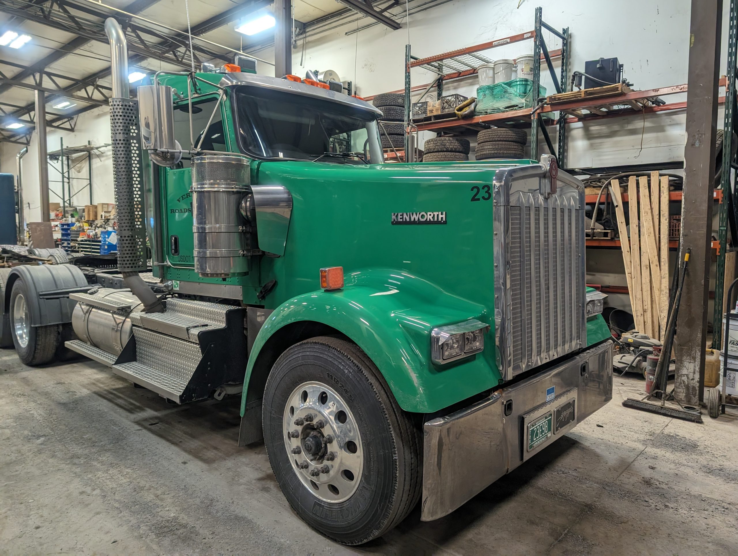 2022 Kenworth W900