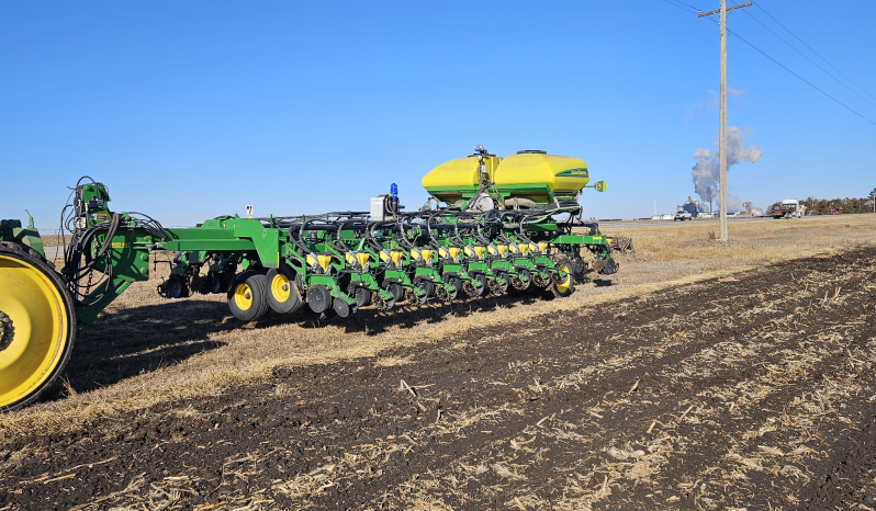 2011 John Deere DB 60 Planter full