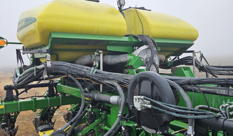 2011 John Deere DB 60 Planter full