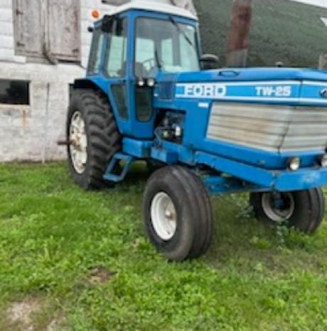 Ford TW25 Tractor full