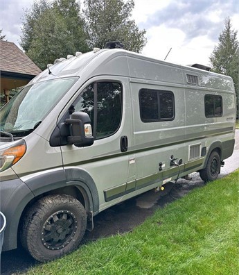 2017 WINNEBAGO TRAVATO 59G