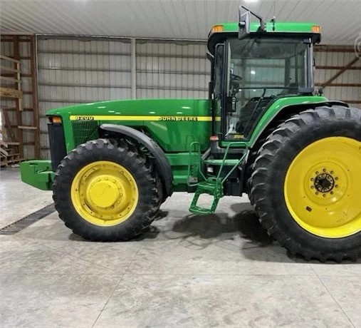 1999 JOHN DEERE 8200