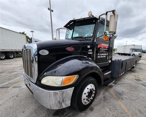 2009 Peterbilt 335