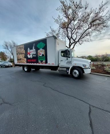 2017 Hino Box Truck full