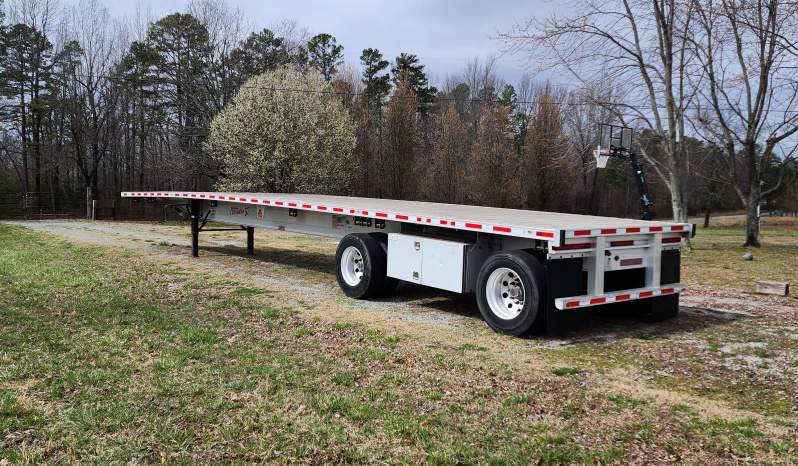 2020 Kenworth T680 and 2018 Fontaine flatbed full