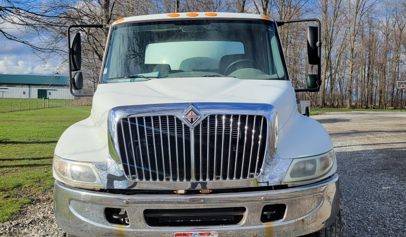 2005 International 4400 full