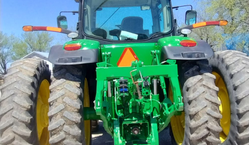 2011 John Deere 8235R full