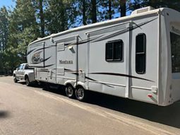 2004 Ford F-450 and 2012 Keystone Montana 3400RL Hickory Edition