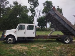 2001 International 4700 full