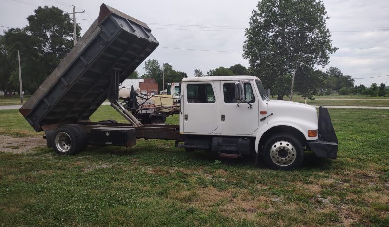 2001 International 4700 full