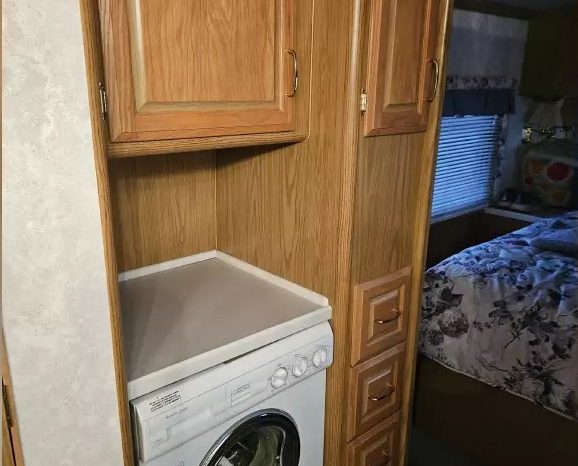 1999 FLEETWOOD BOUNDER full